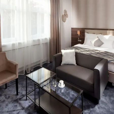 布拉迪斯拉发苏利科夫玛麦森住宿酒店 4*