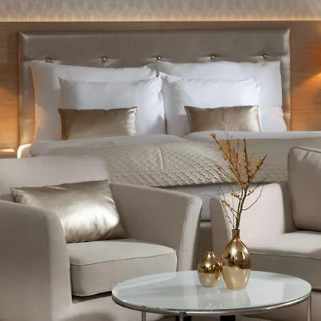 酒店 布拉迪斯拉发苏利科夫玛麦森住宿酒店 4*